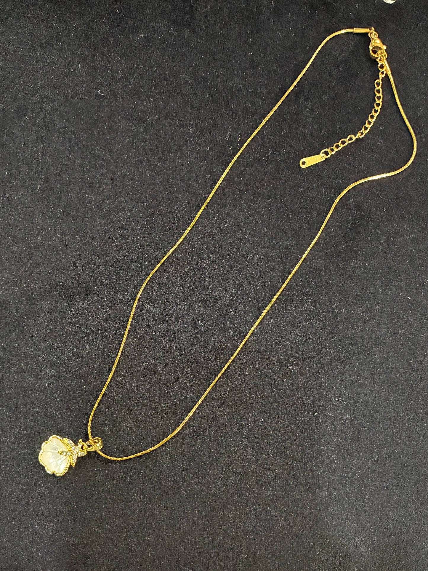 18K Gold Plated 304 Stainless Steel Shell shaped Necklace Pendant Made4Madams
