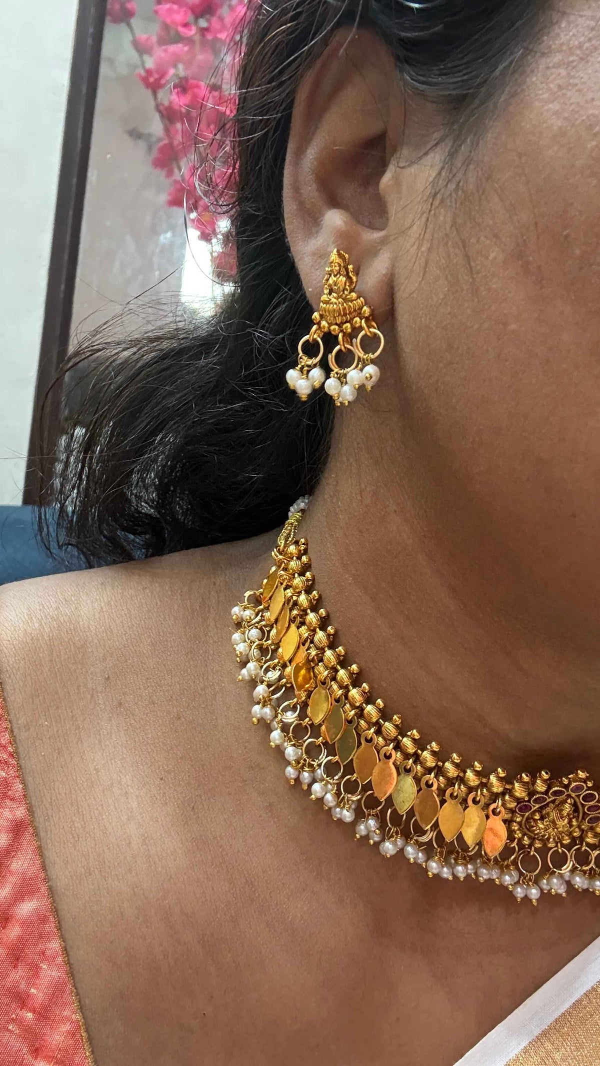Elakkathali Choker Necklace featuring a central Lakshmi motif