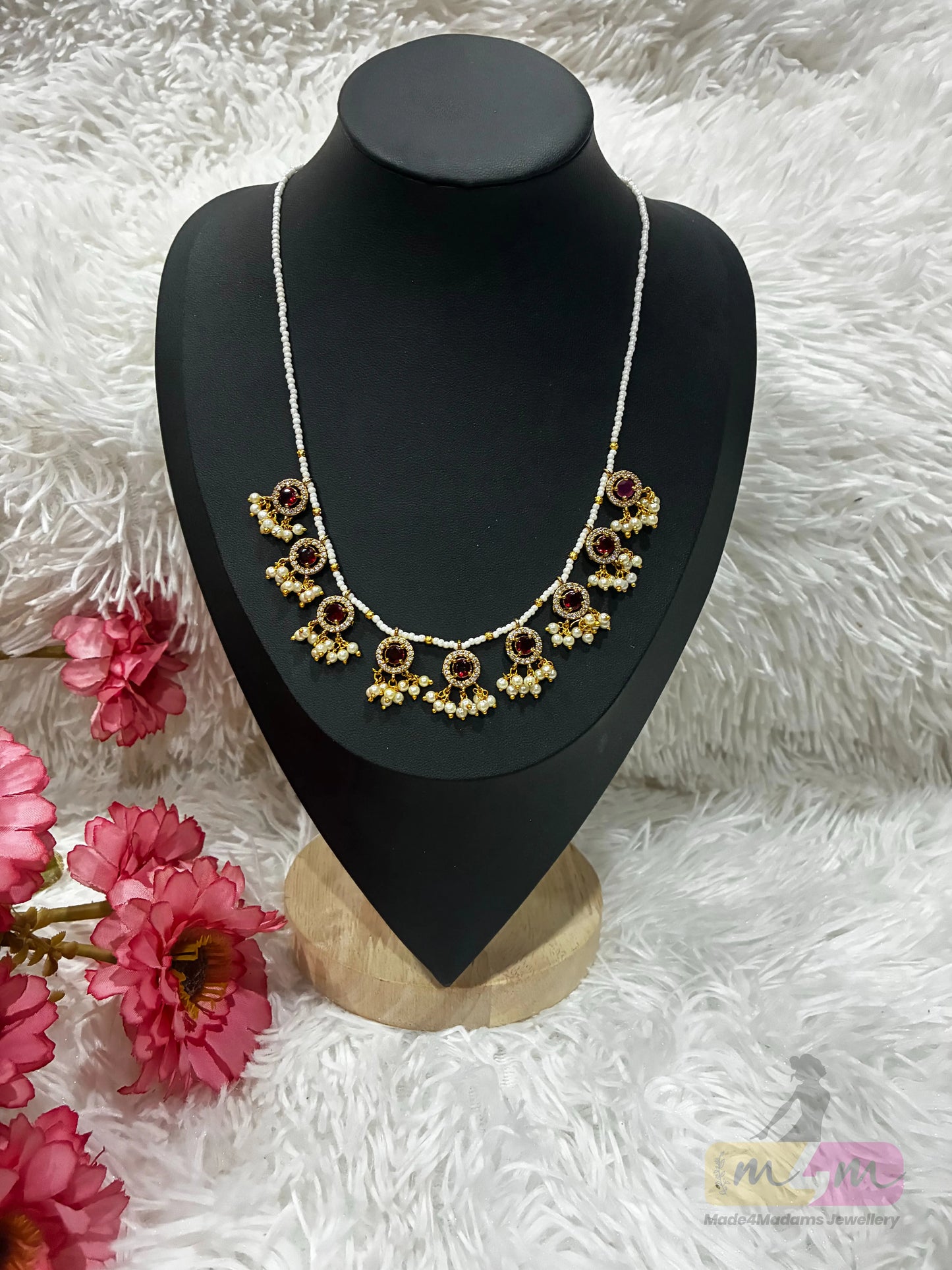 Elegant beaded short necklace Made4madams