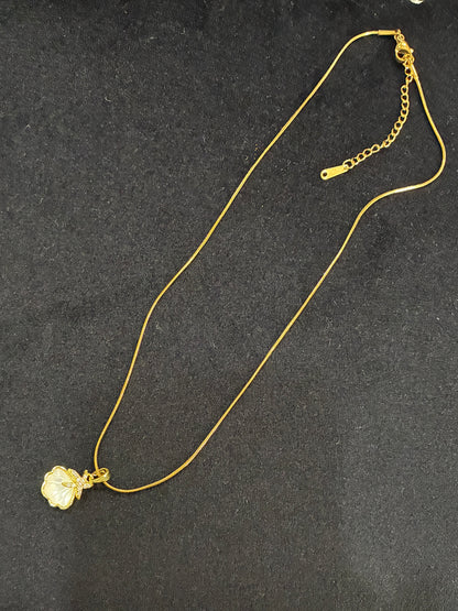 18K Gold Plated 304 Stainless Steel Shell shaped Necklace Pendant