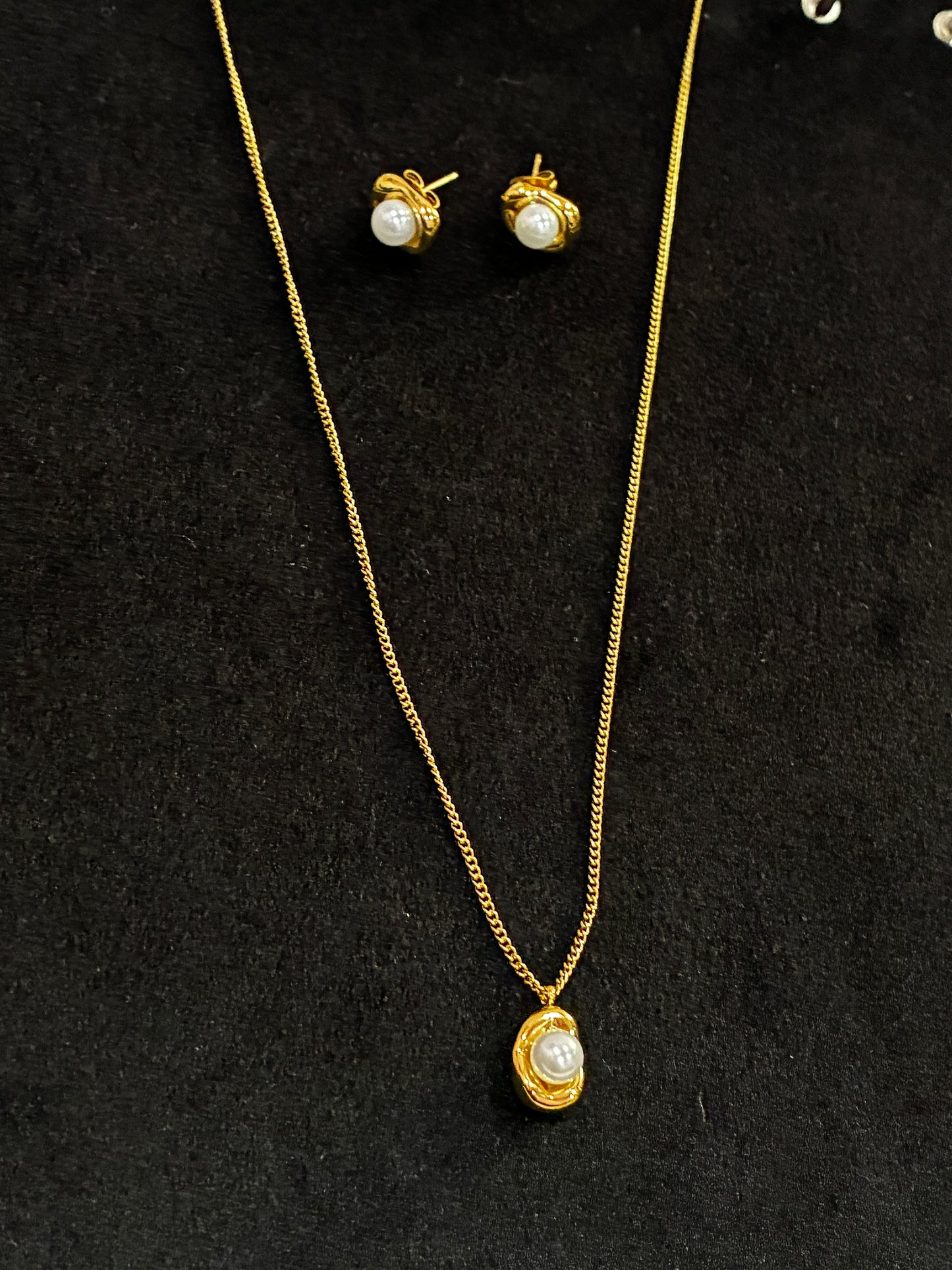 18K Gold Plated 304 Stainless Steel Plastic Pea Style with Earrings Necklace Set
