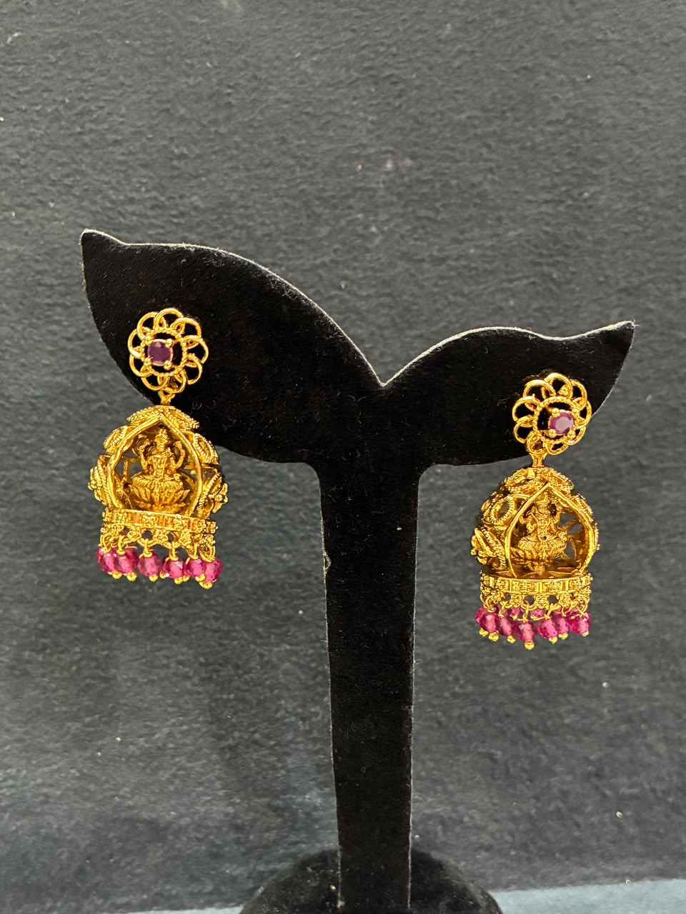 Jhumka earrings gold-plated Lakshmi motif