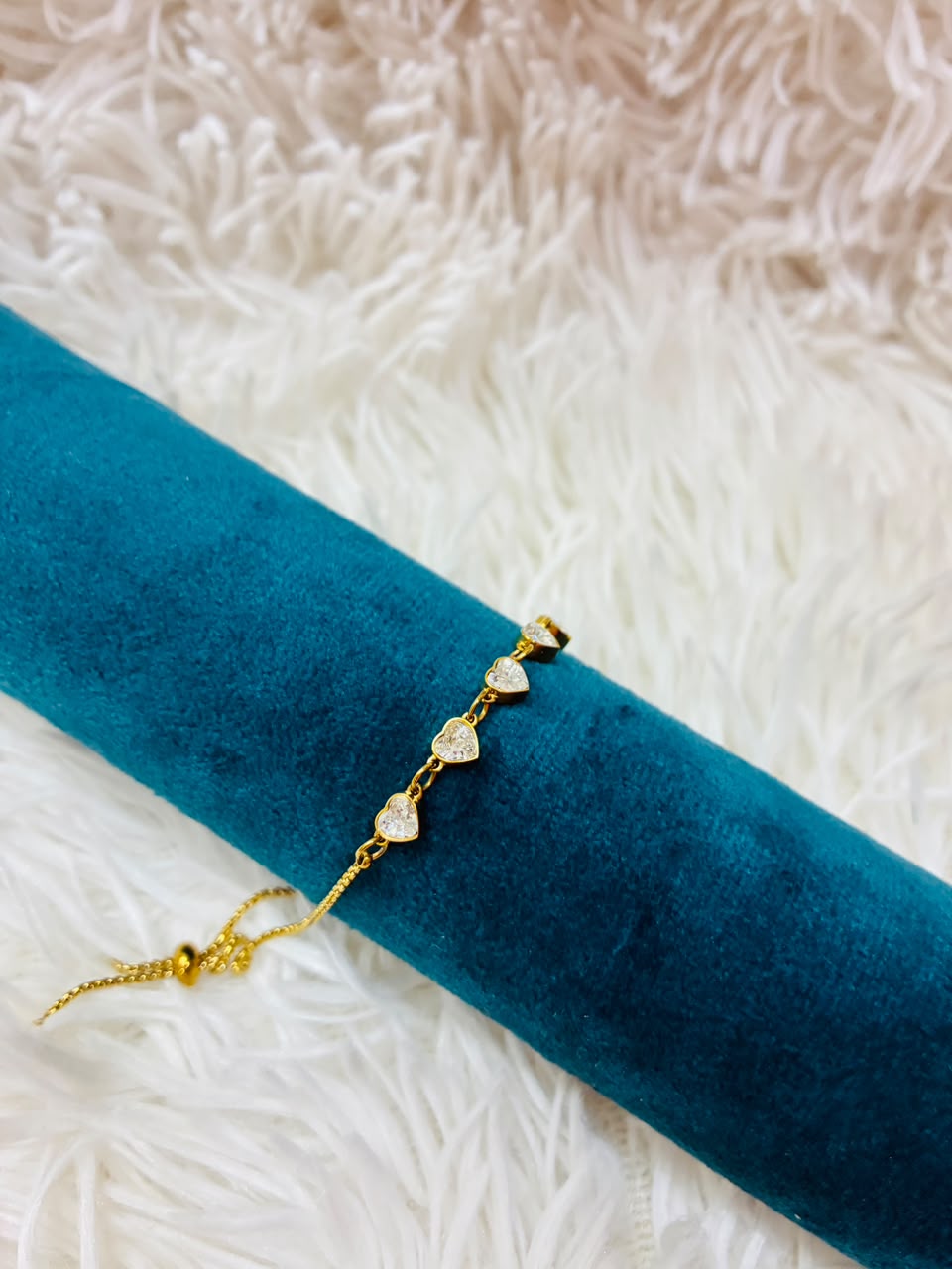 18K gold-plated bracelet with heart-shaped white zircon stones