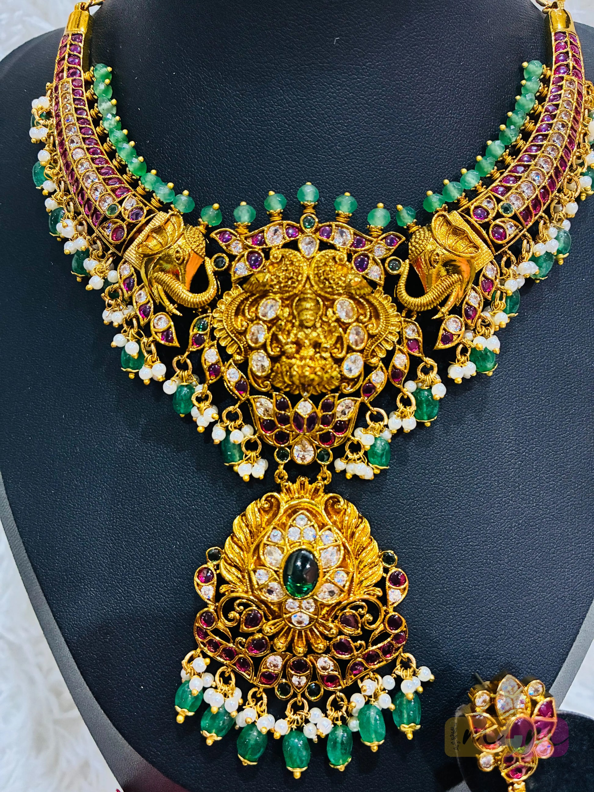 Heavy Chocker Style Necklace with Earrings Made4Madams