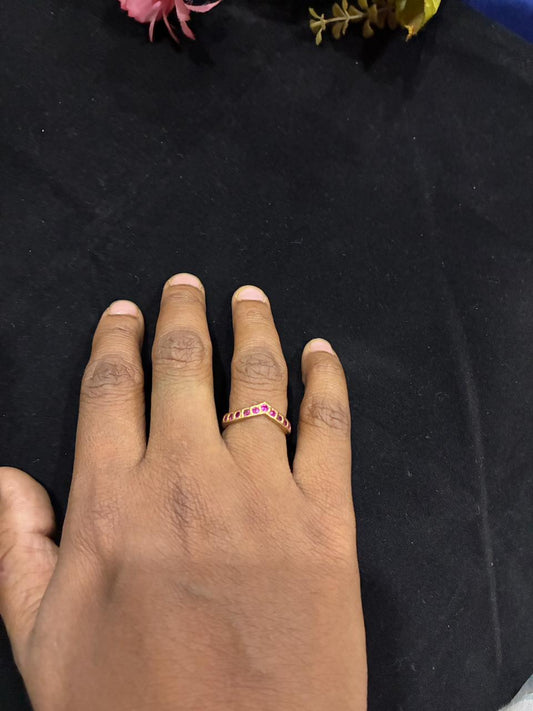 Vanki type rings adorned with small stones - Pink