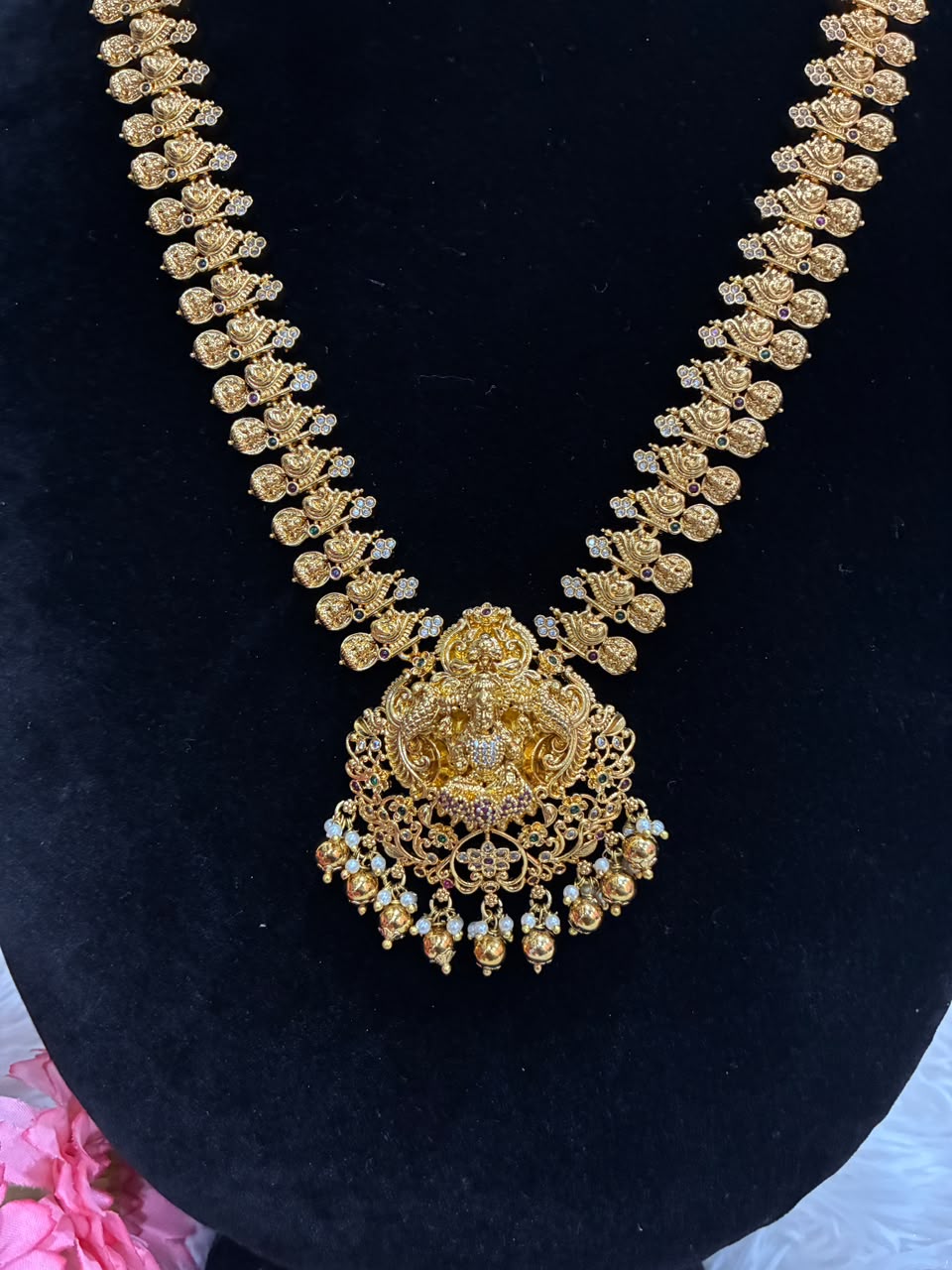Lakshmi temple jewellery set includes a long necklace with earrings