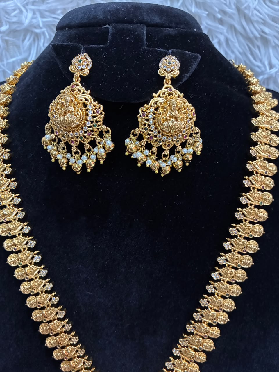 Lakshmi temple jewellery set includes a long necklace with earrings