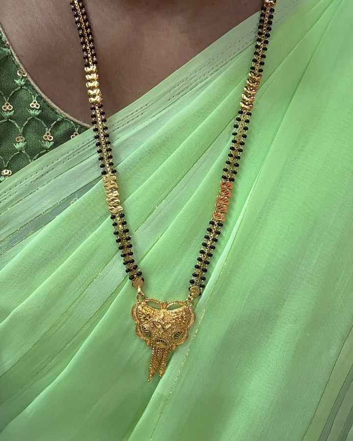 Tradition gold design black beads set with 3 lined chain model