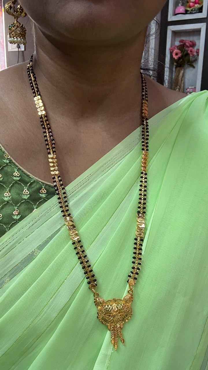 Tradition gold design black beads set with 3 lined chain model