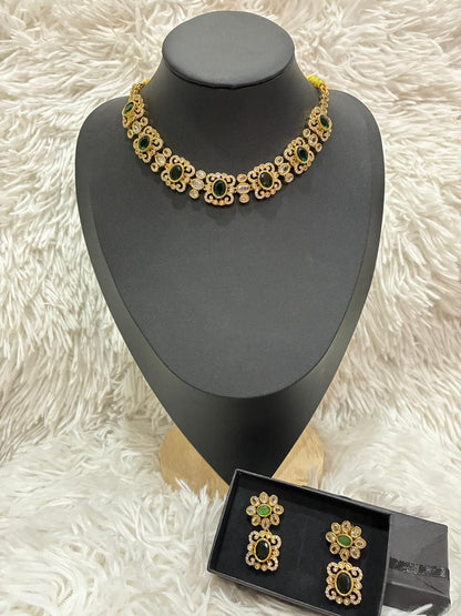 Victorian-style emerald and Kundan choker necklace set