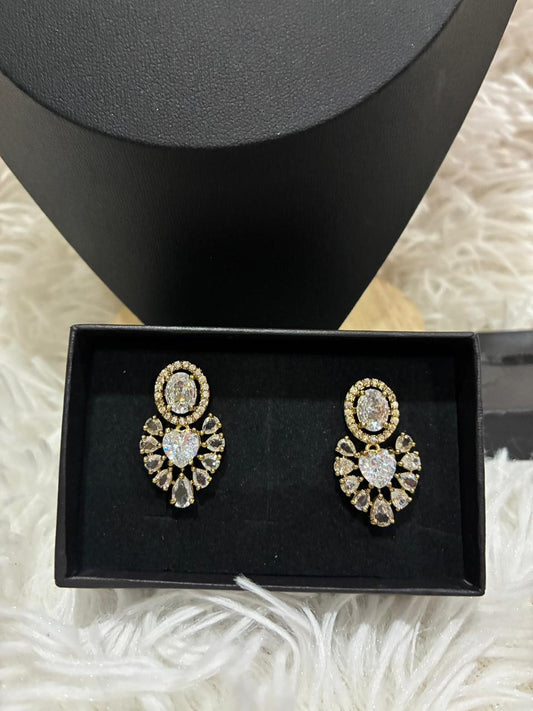 Polki necklace set featuring moissanite stones and a diamond-style frame